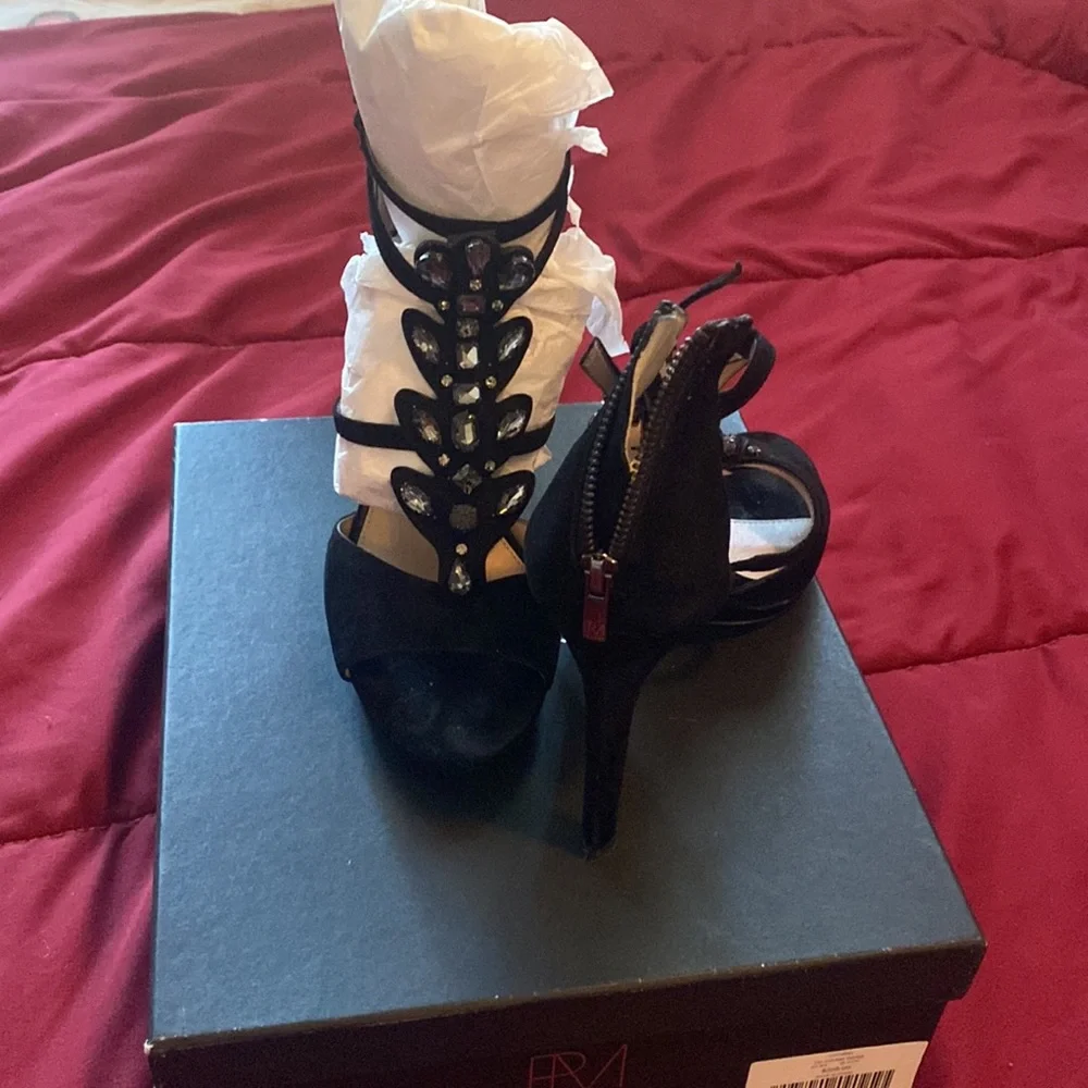 Black, jeweled  4 1/2 inch hill platform sandal! - Picture 2 of 9